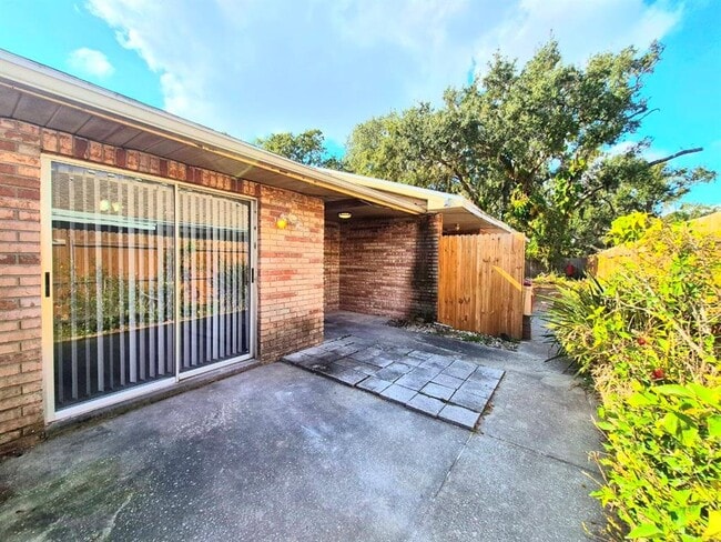 Building Photo - 3141 Bloomingdale Villas Ct