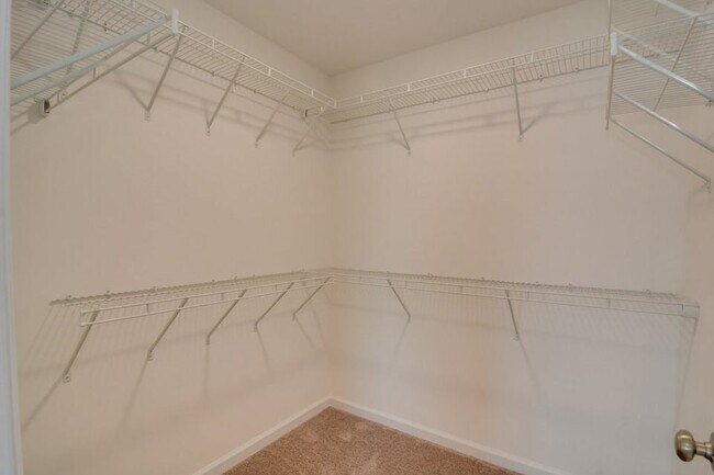 Building Photo - 415 Amesbury Dr