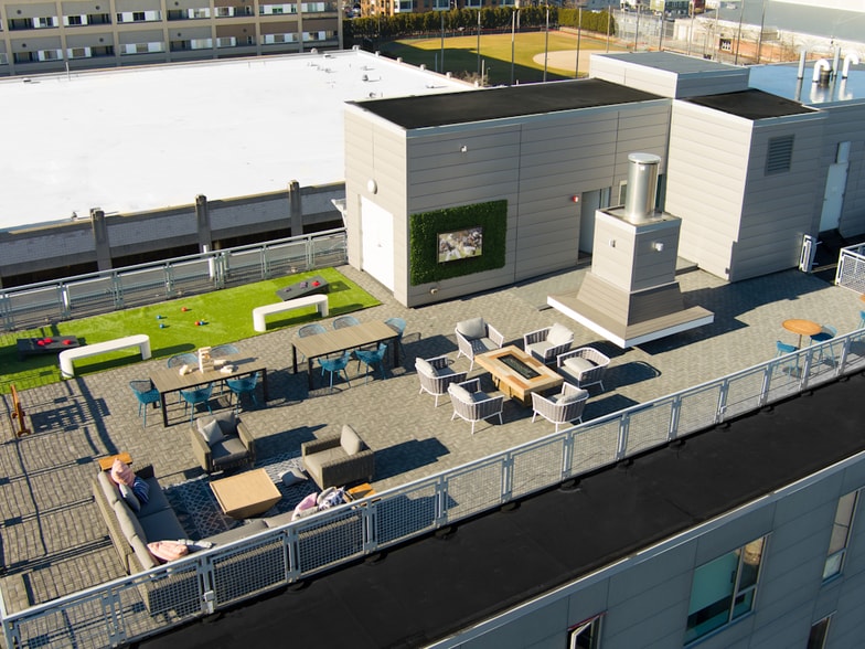 Building Photo - 1047 Commonwealth Ave