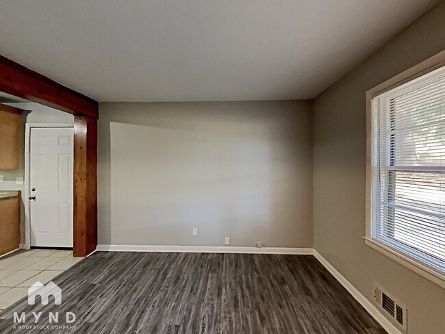 Building Photo - 3945 Camellia Trail