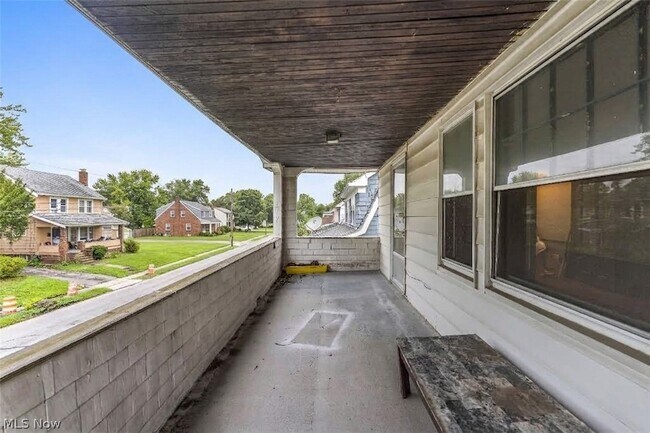 Building Photo - 1467 Larchmont Rd