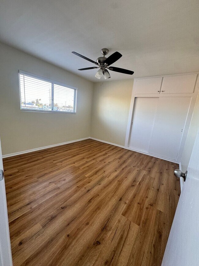 Building Photo - 1 BDRM, 1 Bath with Parking Space