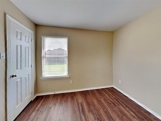 Building Photo - 6018 Hendricks Pass Dr