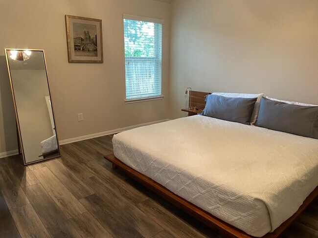 Building Photo - 31 W Spindle Tree Cir