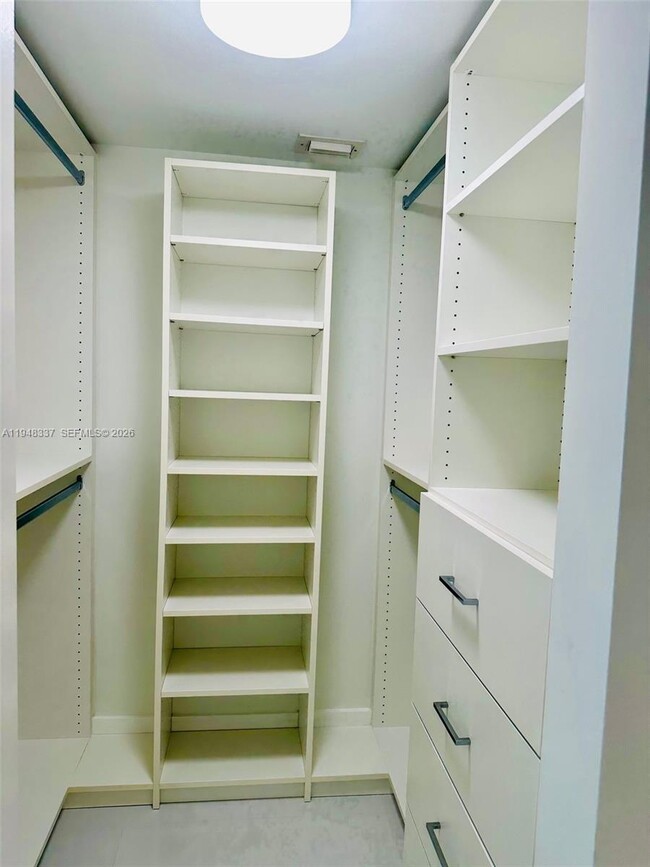 Building Photo - 19101 NE 36th Pl