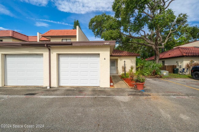 Primary Photo - Single Family Beach Villa