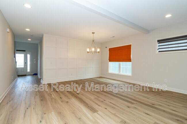 Building Photo - 1730 Silver Chapel Dr