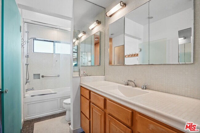 Building Photo - 26666 Seagull Way