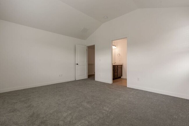 Building Photo - Beautiful Row End Townhouse w 2 car attached