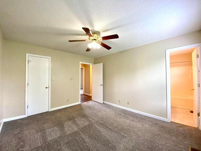 Building Photo - 701 Carbondale Dr