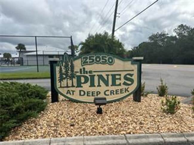 Building Photo - Ground Floor Condo 2/2  - Immediate Availa...