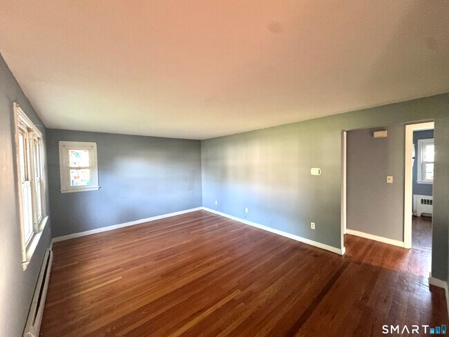 Building Photo - 482 Ash Dr