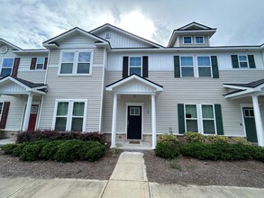 Building Photo - First month FREE! 3 Bedroom/ 2.5 Bathroom Berwick area in Savannah, GA