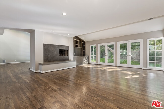 Building Photo - 1277 N Norman Pl