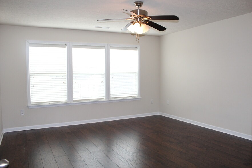 Building Photo - 3535 Sun Trl