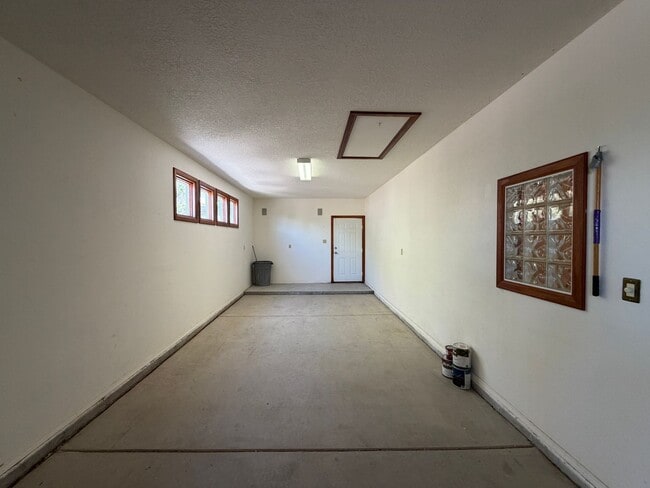 Building Photo - Beautiful 3 Bedroom Single Story Custom Home Plus Office Available Near Tramway Blvd NE & I-40!