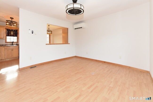 Building Photo - 81 Middletown Ave