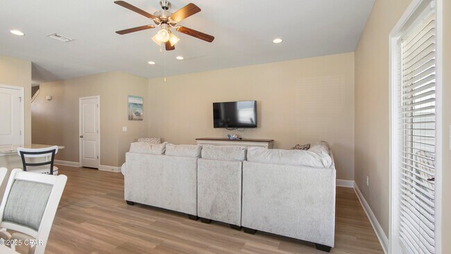 Building Photo - 7467 Shadow Lake Dr