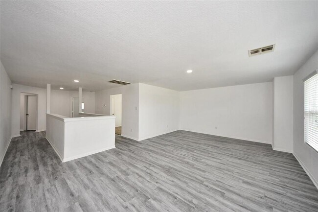 Building Photo - 21626 Dean Dale CRT
