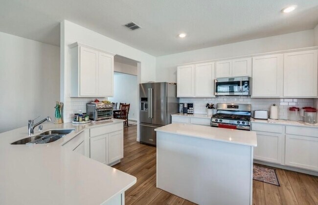 Building Photo - 8424 Gray Squirrel Ln.