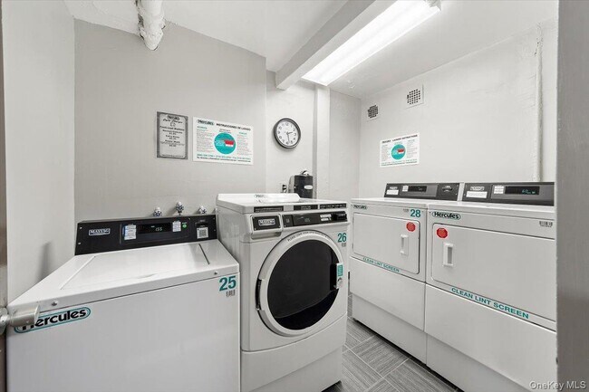 Building Photo - 505 Central Ave