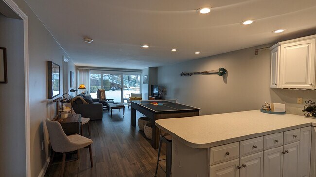 Building Photo - 23 Pleasant St