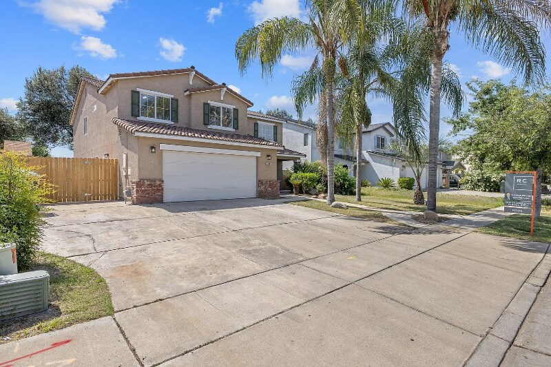 Primary Photo - 3225 N Mendonca St