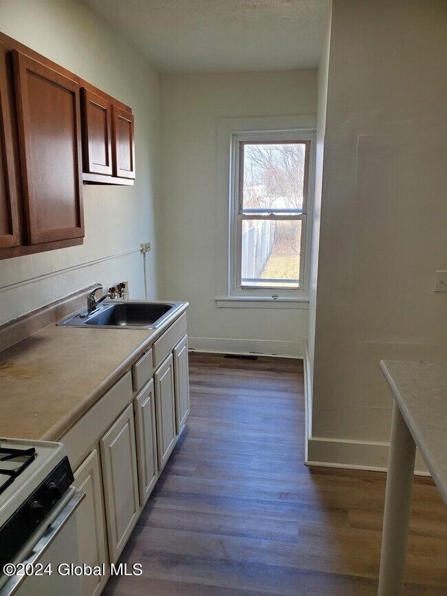 Building Photo - 509 23rd St