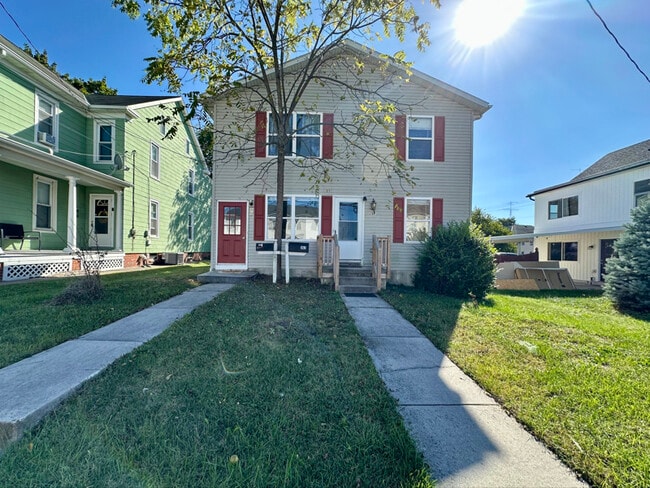Building Photo - 262 3rd St