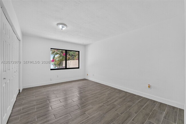 Building Photo - 11916 SW 123rd Pl