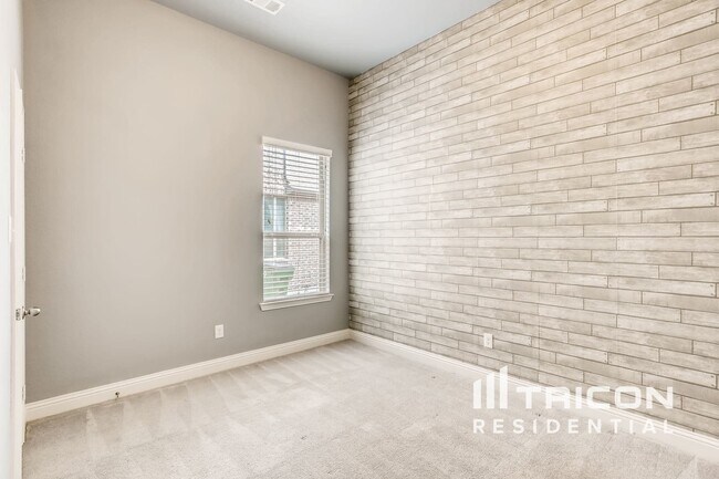 Building Photo - 1005 Cadbury Ln