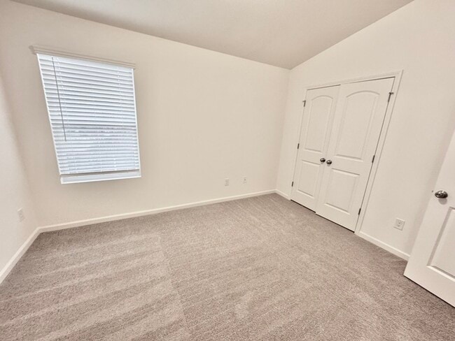 Building Photo - Two bedroom 2 1/2 bath Minutes from downtown Mooresville - SPRING Move In Special