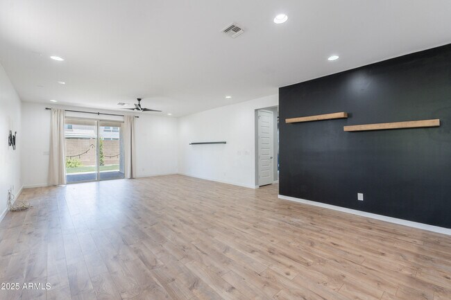 Building Photo - 9570 W Whispering Wind Dr