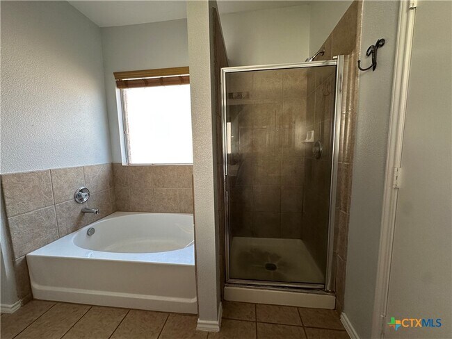 Building Photo - 2119 Belvedere Ct