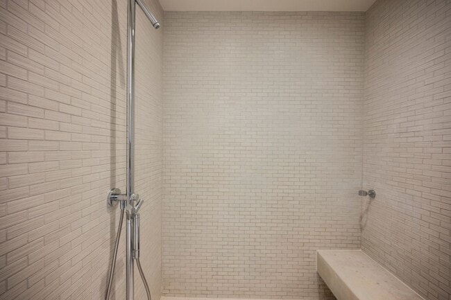 Building Photo - Waldorf Astoria Las Vegas- 1 bed .5 bath on the 39th floor!