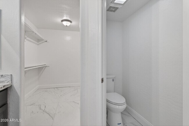 Building Photo - 3241 S Horizon Pl