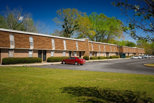 Building Photo - Ashley Chase Apartments