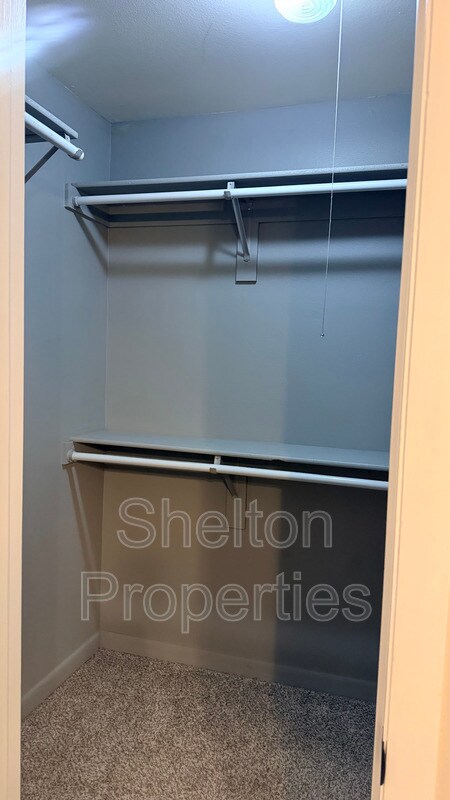Building Photo - 523 E Malibu Dr