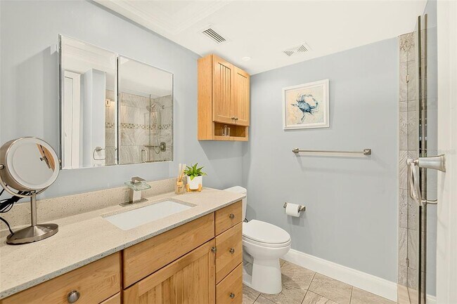Building Photo - 147 Bluff View Dr