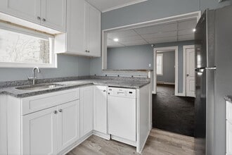 Building Photo - 217 Reifert St