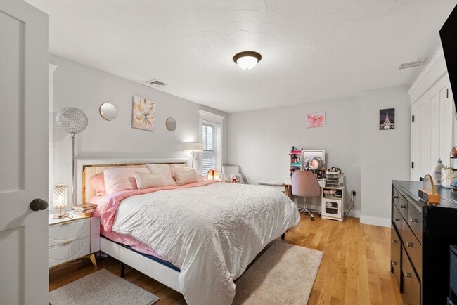 Building Photo - 8 Patrick St