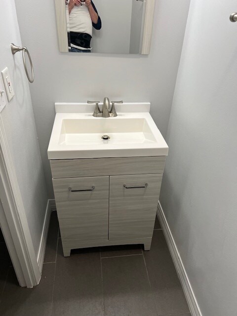 1st Floor Powder Room Vanity, Sink, Faucet, Mirror, Freshly Painted - 4444 E Belleview St