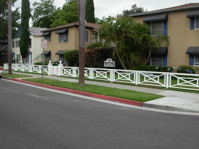 Building Photo - 302 S Broadway