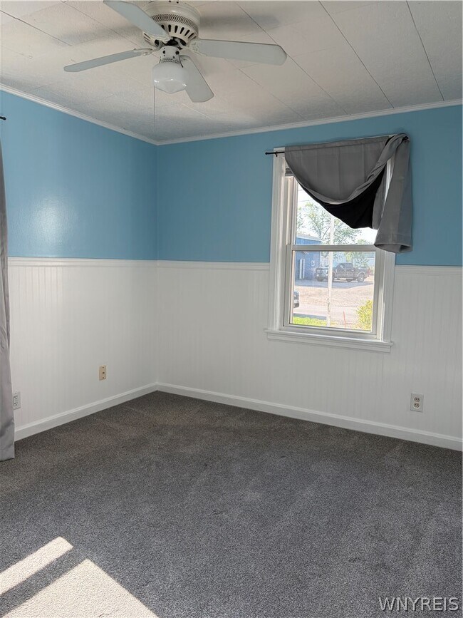 Building Photo - 766 Harding Ave