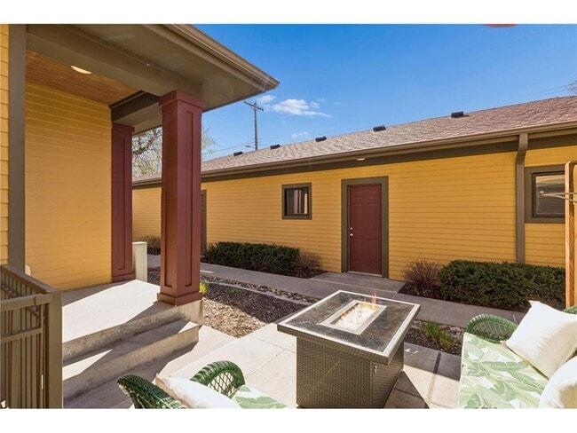 Building Photo - 3022 Emerson Ave S