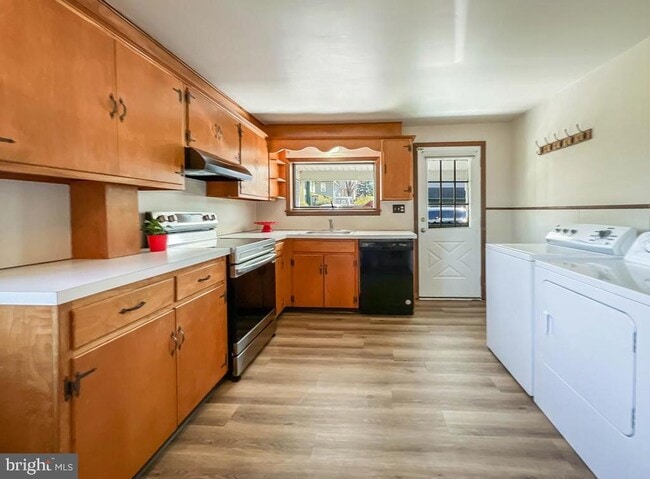 Building Photo - 1153 Greeley Ave