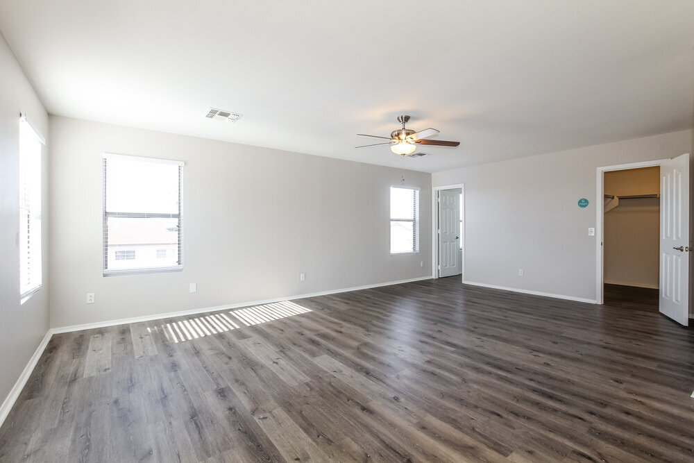 Building Photo - 11610 W Columbine Dr