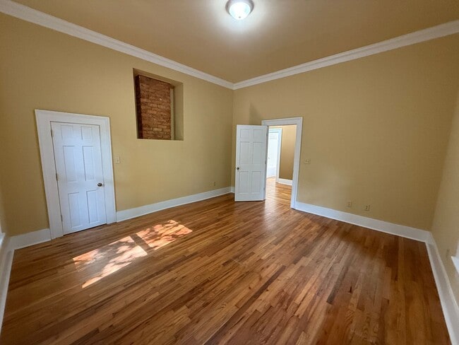 Building Photo - Beautiful Remodeled Home in Normaltown Athens!!