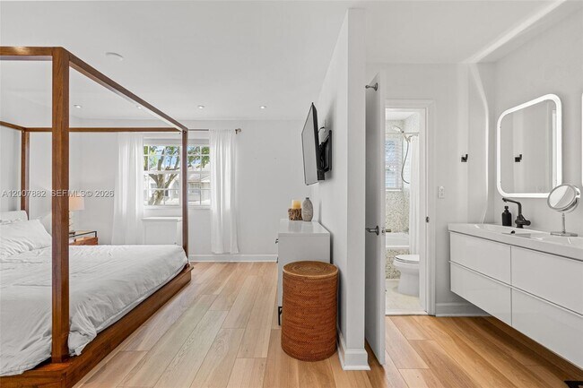 Building Photo - 11845 SW 100th St