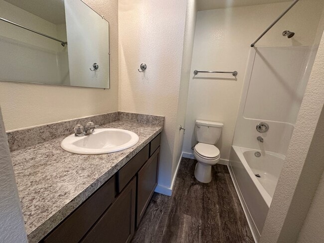 Building Photo - For Lease | 3 Bed, 2.5 Bath |1,688 Sq Ft |...